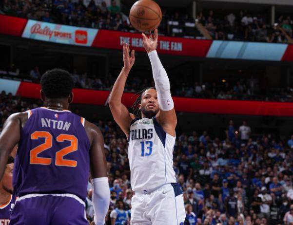 500万彩票网-防守回暖布朗森爆发 独行侠主场止损取关键一胜