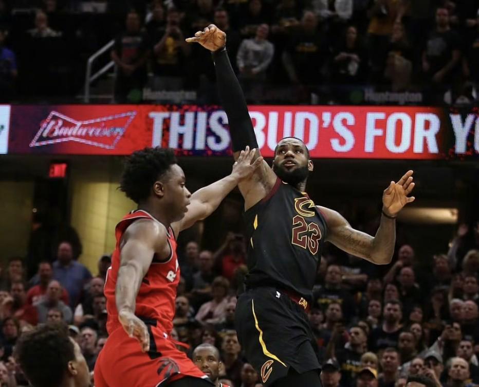 500网-记者：联盟内部人士普遍认为，詹姆斯下赛季最有可能去骑士