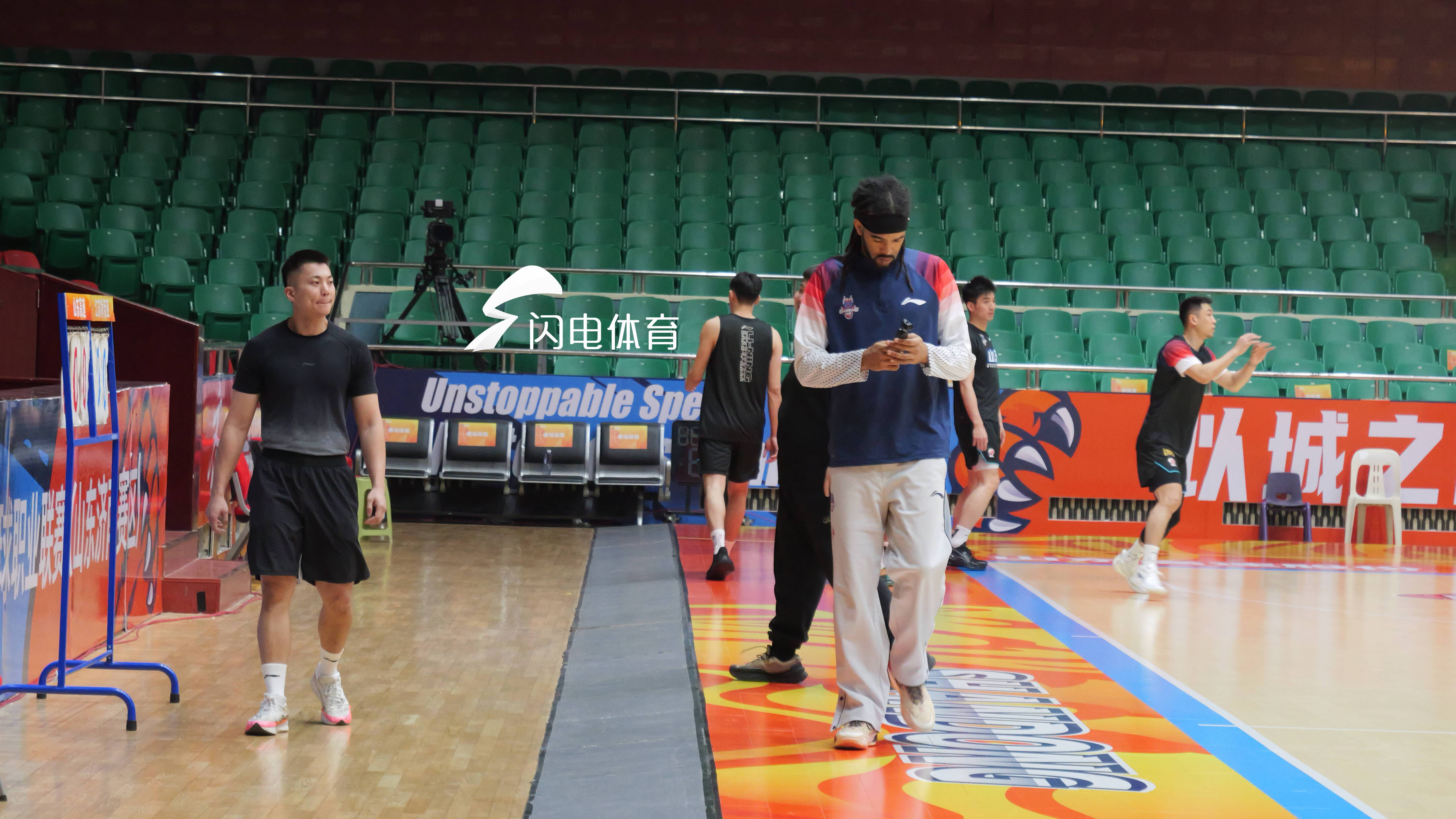 500.com-山东高速男篮主场迎战江苏,邱彪赛前透露琼斯伤情